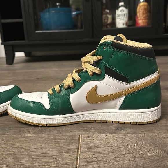 Air Jordan 1 Celtics - Picture 6 of 7